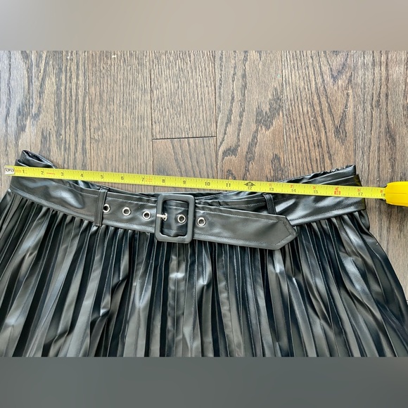 🆕 NWT! J. Brooks Boutique XXL Pleated Black Faux Leather Skirt - Picture 6 of 6
